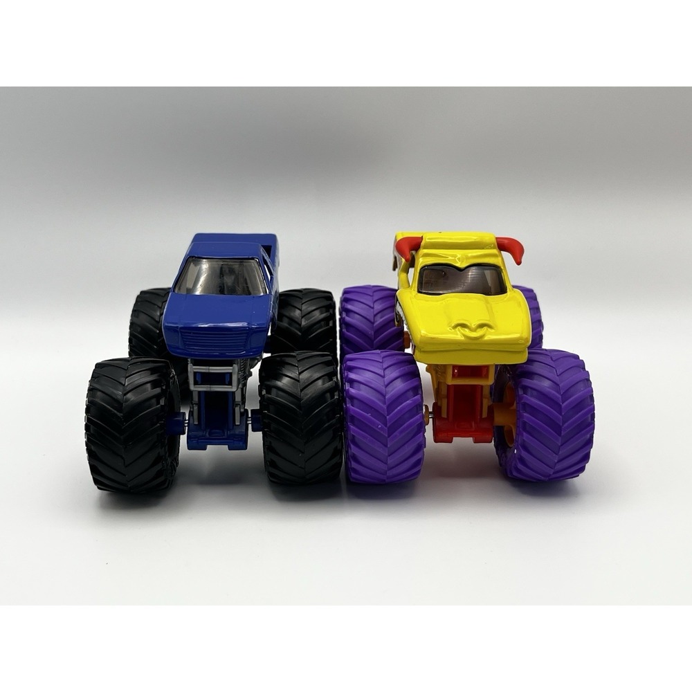 Monster Jam 1:64 Die-Cast Lot of 2 El Toro Loco & Blue Thunder Spin Master